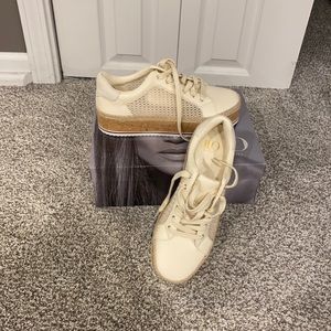 NWT!! Never Been worn!!